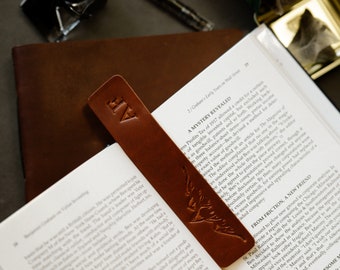 Personalized leather book mark, leather bookmark with name or initials, Father's Day Gift Idea for Dad, Husband or Grandpa