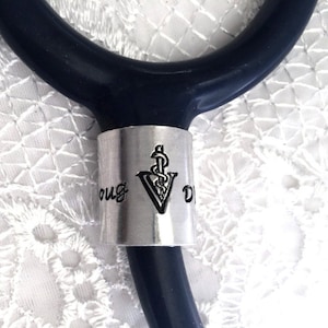 Stethoscope ID Ring, Veterinarian Gift, Wide Stethoscope ID Ring, Veterinarian Personalized Stethoscope Ring, Stethoscope Charm 3/4"