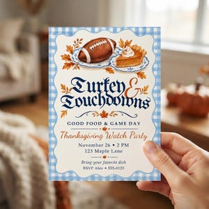 Einladung zum Thanksgiving-Football-Fest mit Truthahn und Touchdowns, blau-weiß karierte Vorlage, Kürbiskuchen-Aquarellmotiv, bearbeitbare Canva-Vorlage