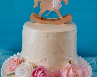 Gunghäst i trä - tårtdekoration: Babyshower, dekoration för nyfödda