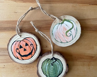 Pumpkin Hand Painted Wood Slice Ornament, Halloween Decor, Thanksgiving Decor, Cottagecore, Farmhouse Decor