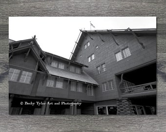 Old Faithful Inn, Yellowstone National Park, zwart-wit fotografie, print, decor van de boerderij, Cottagecore, cabine decor, architectuur
