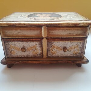 Gold Florentine, HP Tole, Musical Jewelry Box, by Mele - Sound is crisp and clear - Beautiful song, wish I knew the name - VG condition