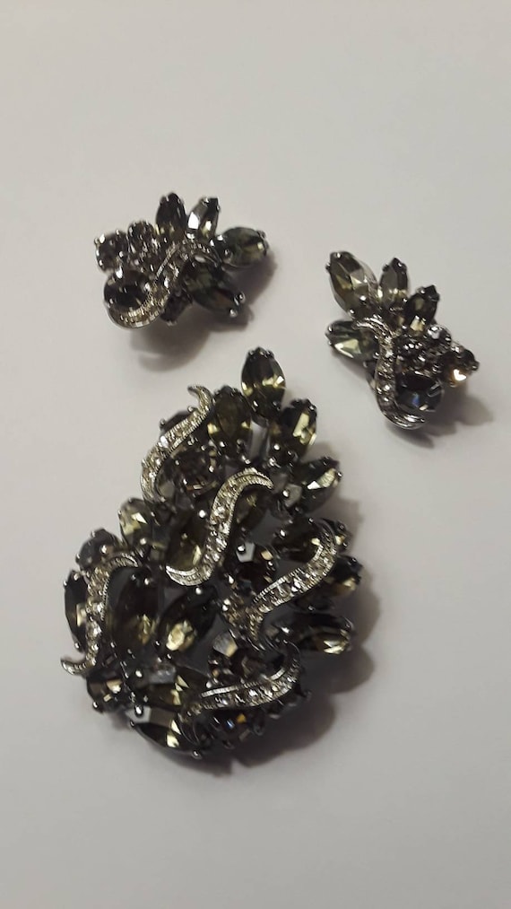 Weiss Black Diamond Rhinestone Brooch and Earrings