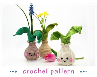 Little Flower Bulb Vase - Crochet Pattern