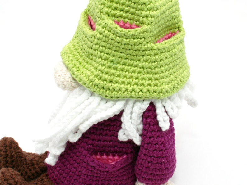 Phone Stand Gnome Crochet Pattern image 3