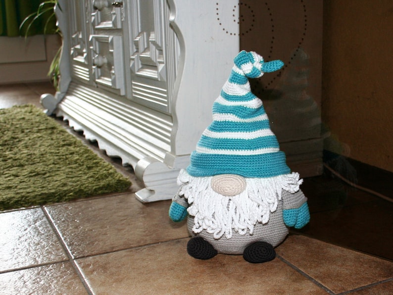 Gnome Doorstop, Decoration Crochet Pattern image 7