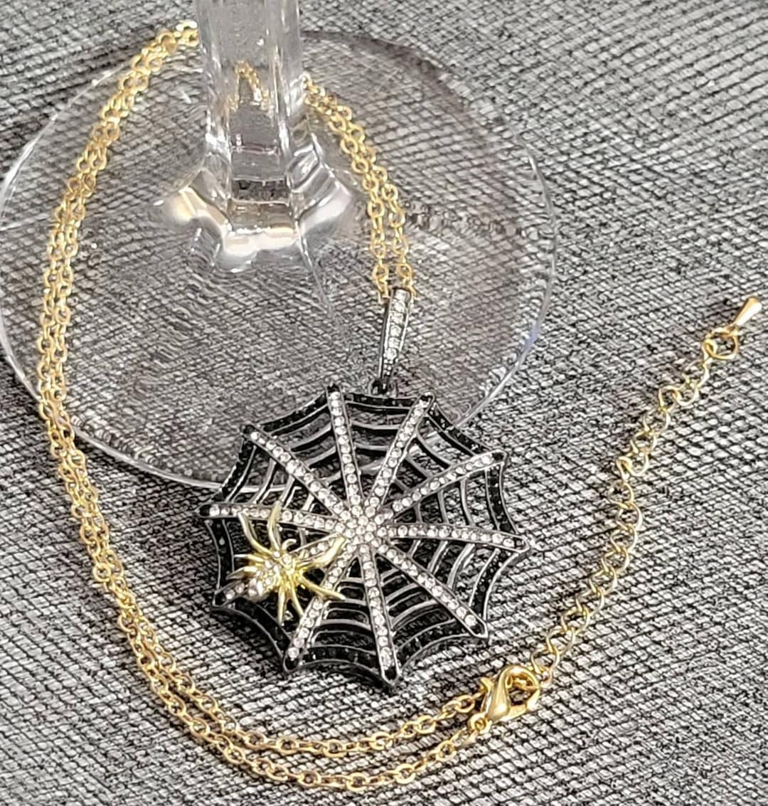 Halloween Spider Web Pendant Necklace: Crystal Spider, Adjustable Gold ...