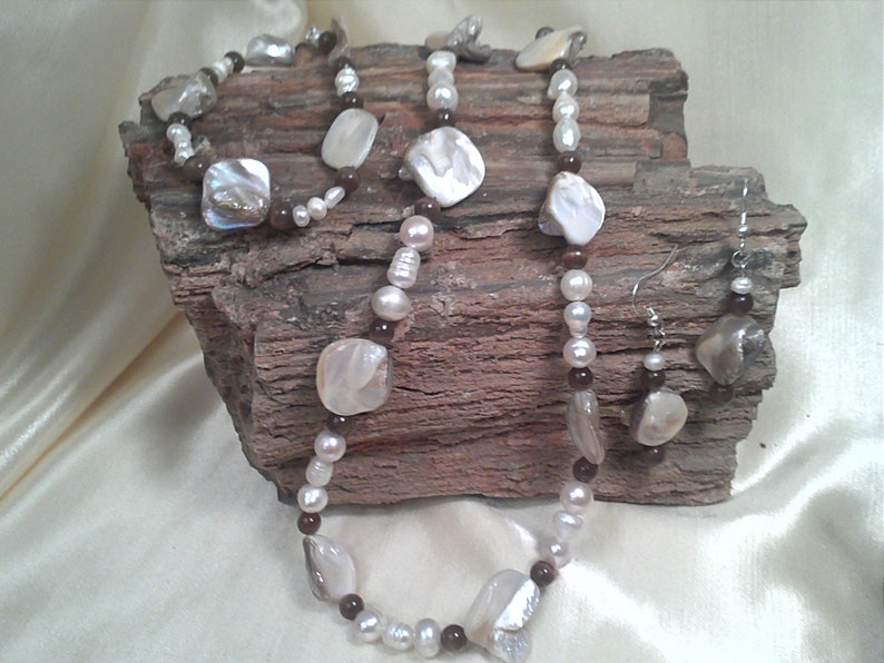 3 Piece Jewelry Set Necklace Bracelet and Earrings Neutral Colored Shell Beads Fresh Water Pearls and Bown Cats Eye Spacers