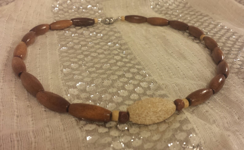 Men/'s Natural Decorative Wood Beaded Necklace with a Fiber Bone Focal Bead and a Magnetic Clasp