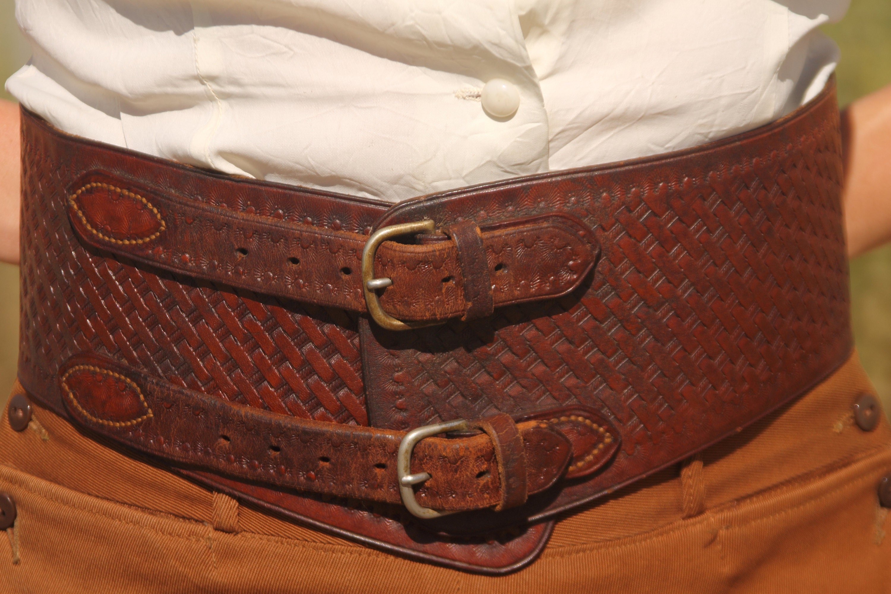 Fantastic 1930s tooled leather kidney belt with two buckles, Waist 28 32