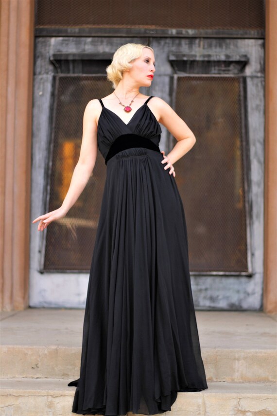 1930s black silk chiffon & velvet empire waist go… - image 2