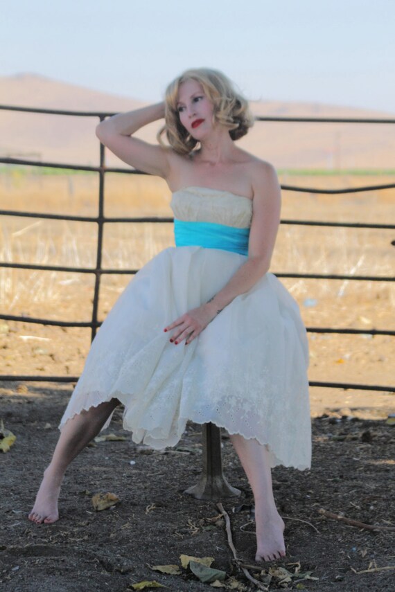 Beautiful strapless 1950s turquoise & white party… - image 4