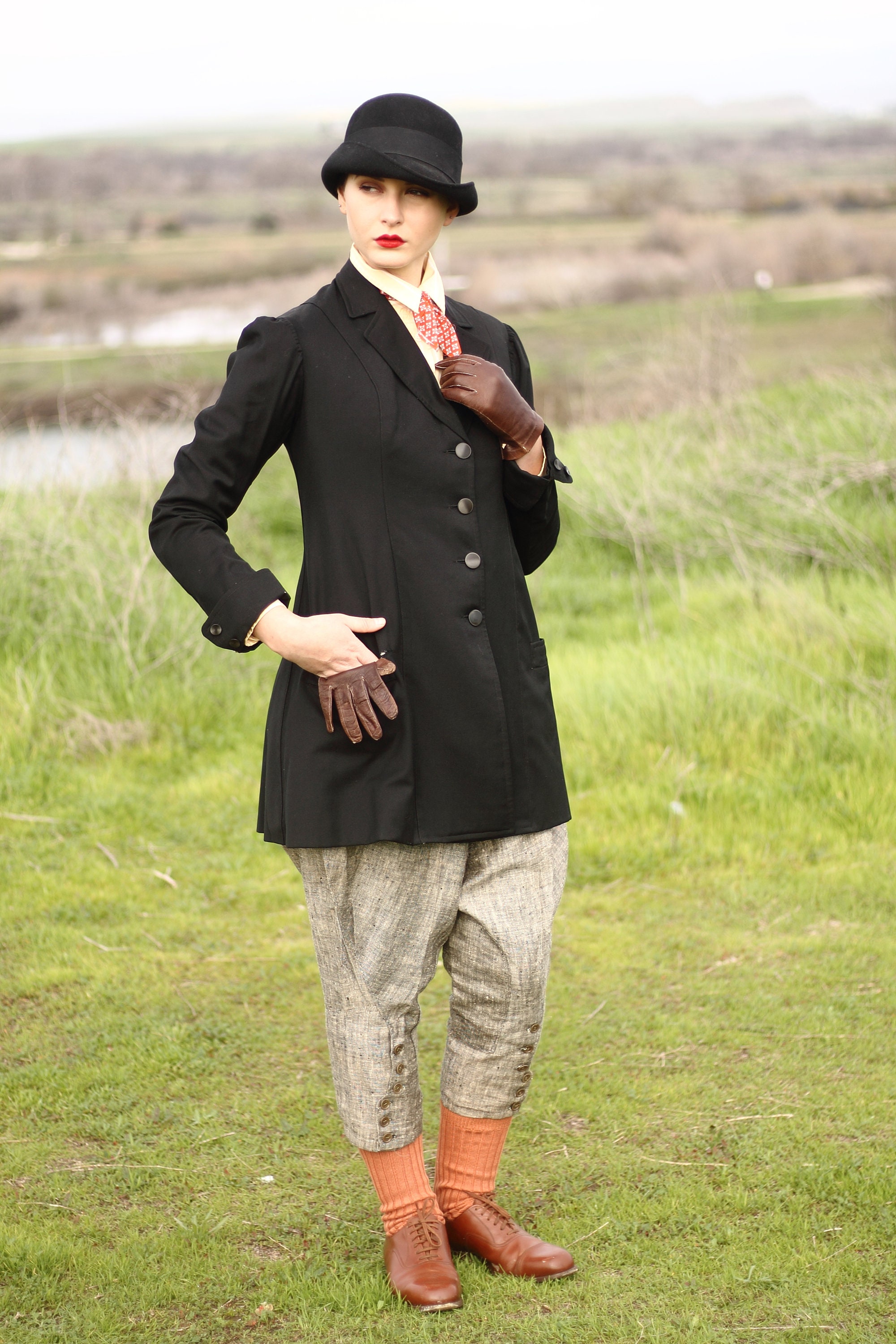 LAYAWAY Fine 1910s early 1920s riding habit, equestrian suit with