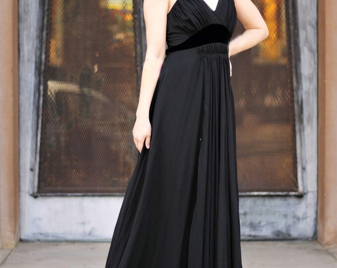 1930s black silk chiffon & velvet empire waist gown, Size Sm