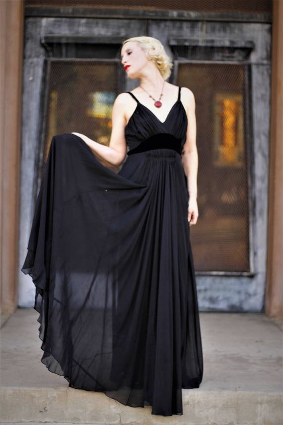 1930s black silk chiffon & velvet empire waist go… - image 4