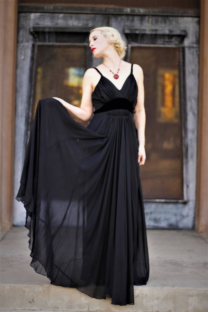 1930s black silk chiffon & velvet empire waist gown, Size Sm image 4