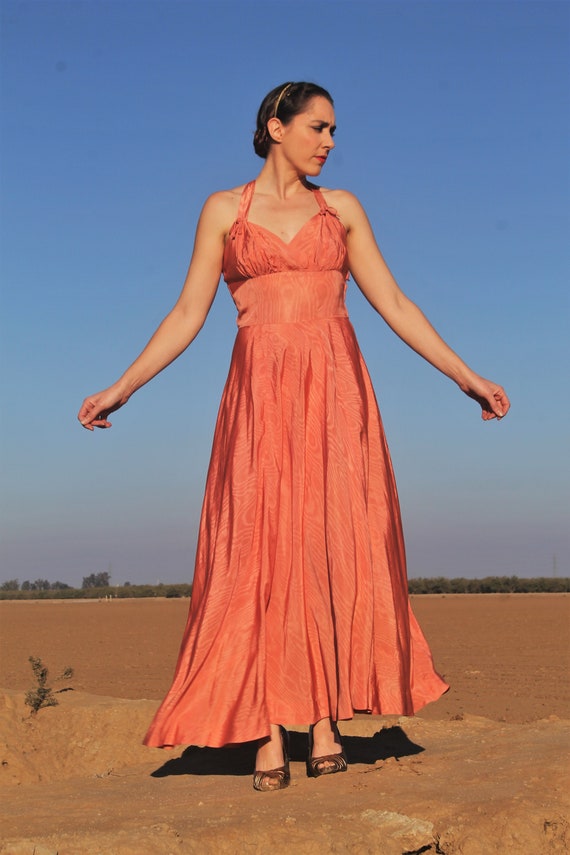 Gorgeous 1930s peach silk moiré taffeta halter ne… - image 2