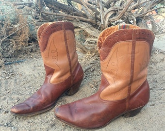 Fantastic  1940's two tone, Shorty, cowboy boots with ornate stitching 11"