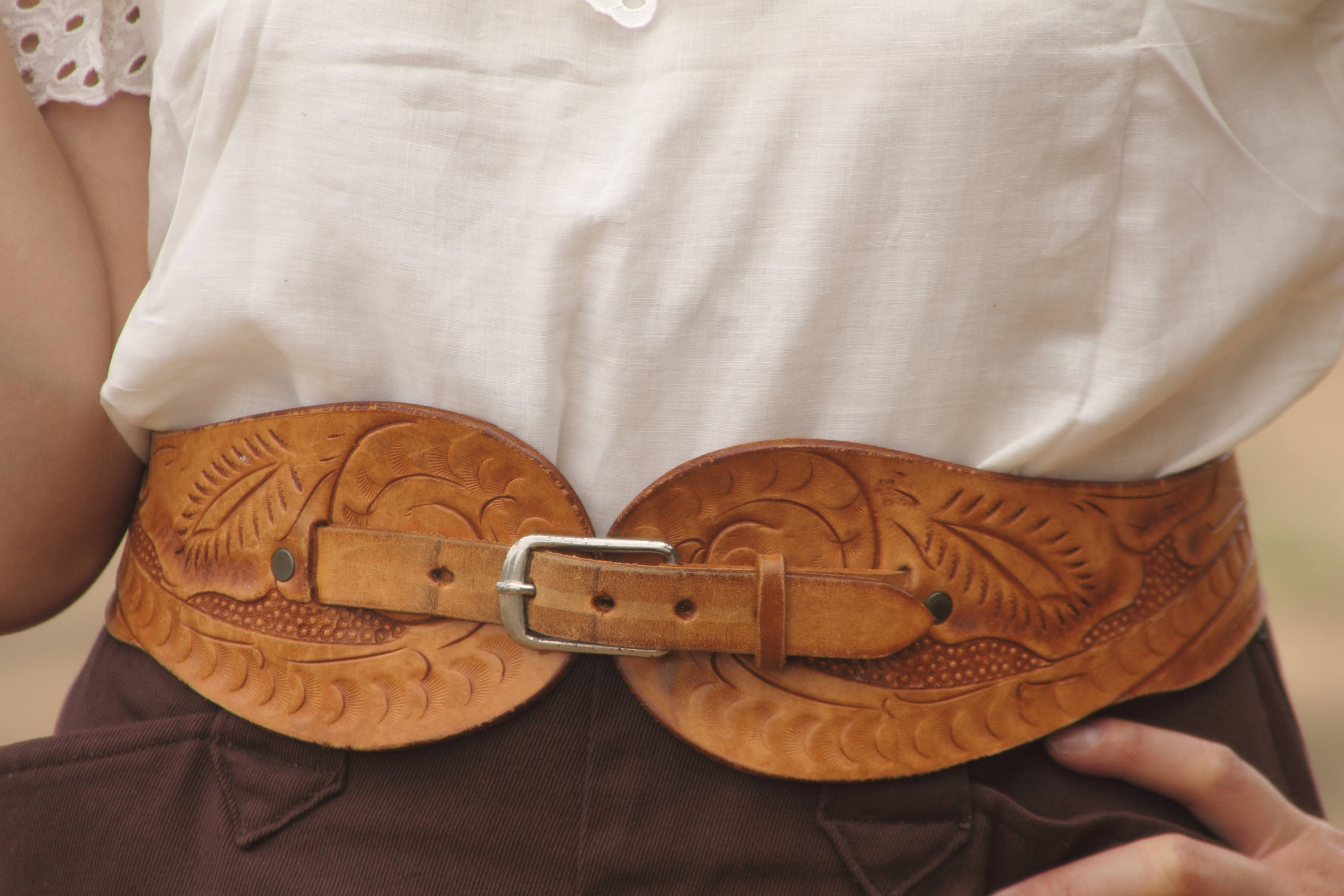 Beautiful 1950s hand tooled leather kidney style belt from Mexico