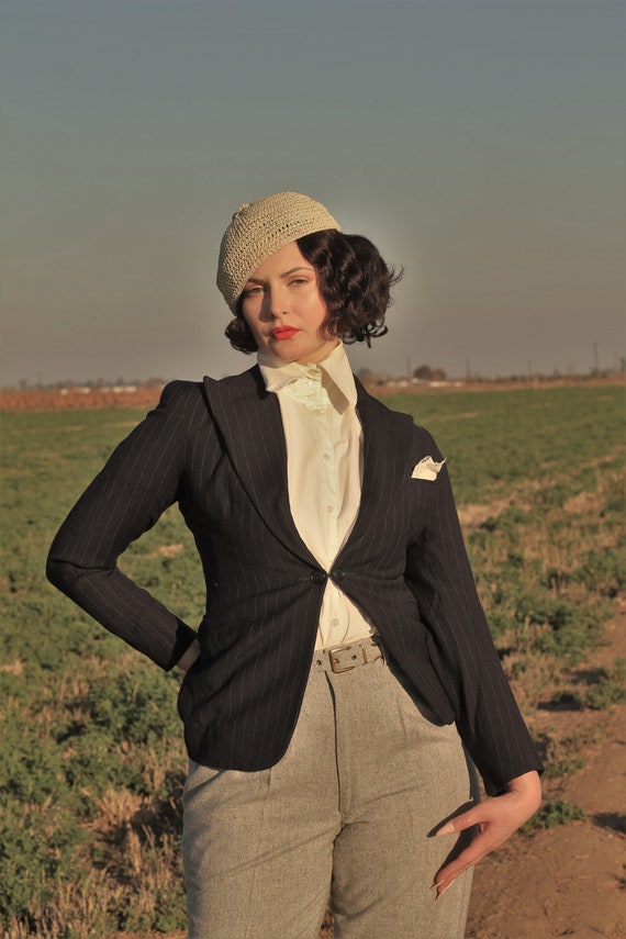 1930s women's pinstriped peak lapel suit jacket Si