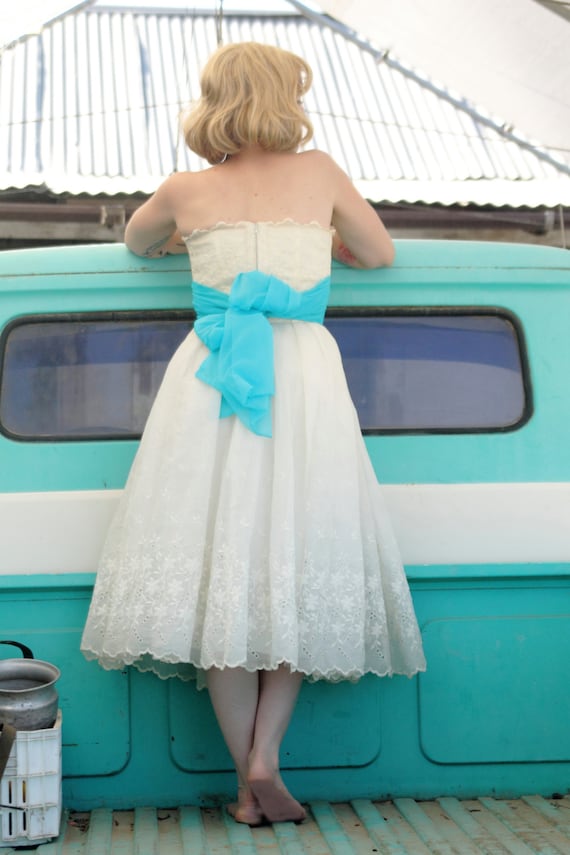 Beautiful strapless 1950s turquoise & white party… - image 2