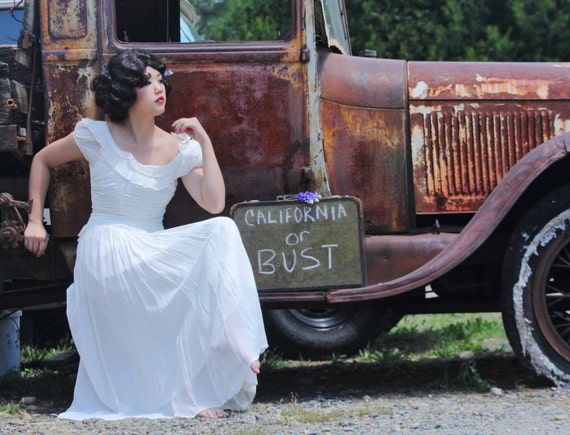 Sweet 1940's wedding gown, dress with puff sleeves