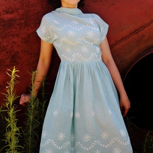 Ice blue 1930s sheer summer dress with raised white patterning, capped sleeves, fitted waist. Med image 4