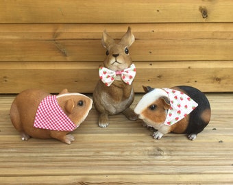 Strawberries and red gingham bow or bandana for small pets. Option to choose a 2-in-1 bandana with alternate patterns on each side.