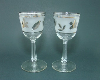 2 Libbey Silver Foliage 5 oz. Stemmed Wine Glasses, Silver Leaf Stemware Goblets, Vintage Barware