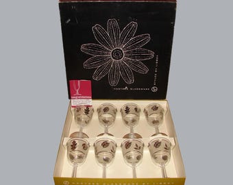7 Libbey Silver Foliage 9 oz. Stemmed Goblets in Original Box, Silver Leaf Stemware Glasses, Vintage Barware