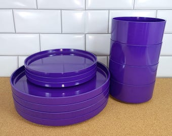 Heller Design by Massimo Vignelli 11 Purple Dishes, 4 Dinner Plates, 3 Salad, Snack or Dessert Plates and 4 Bowls