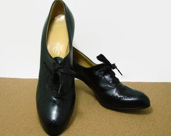 1930s-40s NOS Unworn Black Leather Red Cross Shoes Pumps Lace Up 9-1/2 AA