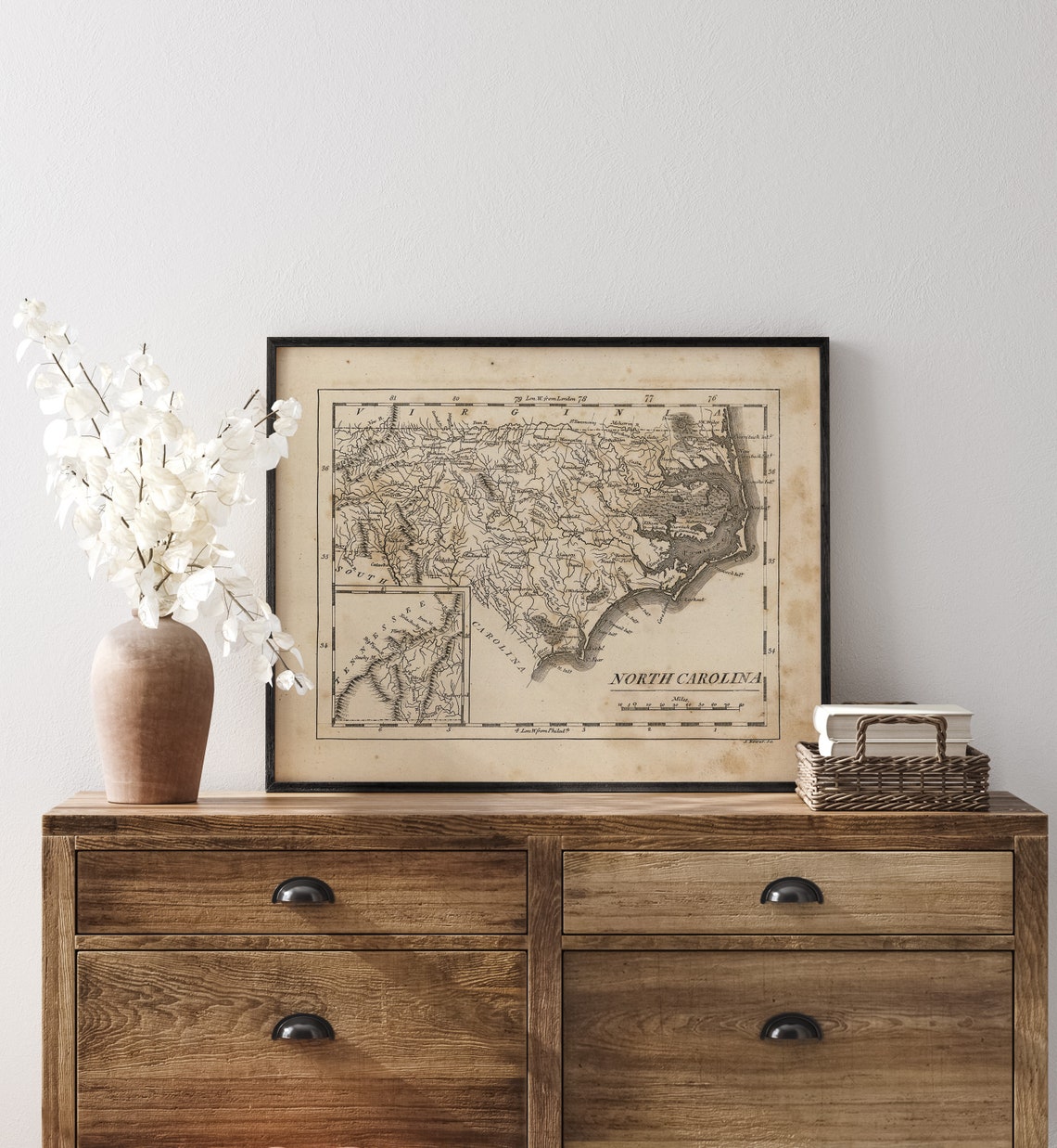 Vintage North Carolina Map For Nature Lovers – Early Pictorial Art Poster Print, 24x40 Inches, Unframed