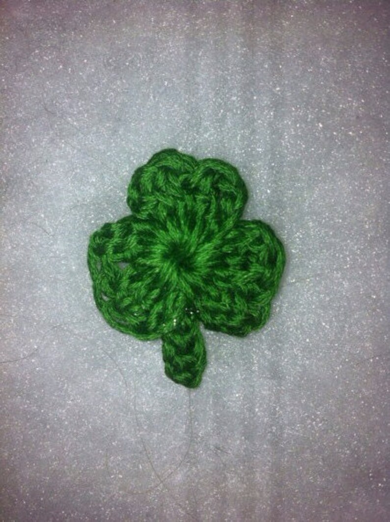12 Shamrock Pins