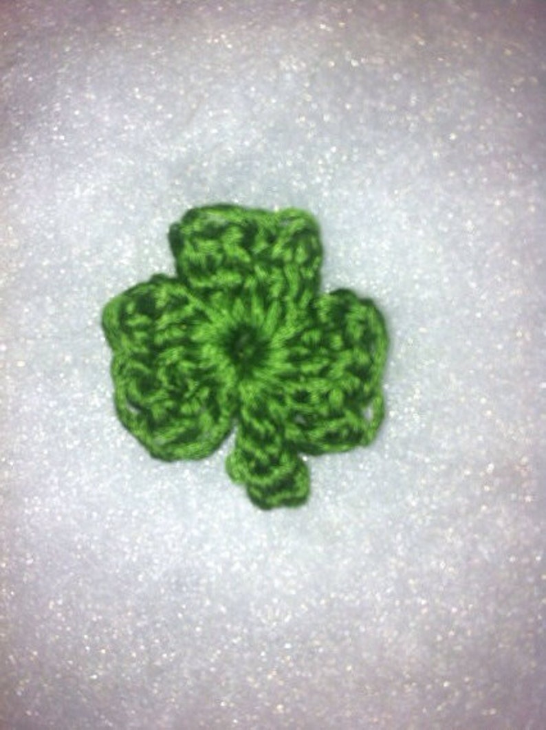 12 Shamrock Pins