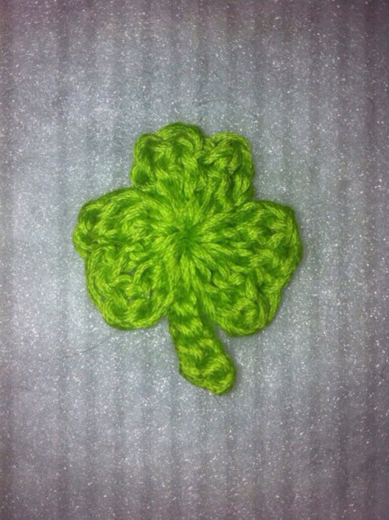 12 Shamrock Pins
