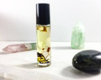 Essential Oil Blend with Crystals Frankincense and Palo Santo / Spirit Oil / Magic Oil Blend / Organic Meditation Blend / Spiritual Oil