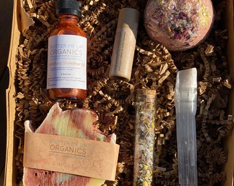 Organic Spa Gift Set: Goddess Oil, Bath Bomb, Soap & Selenite
