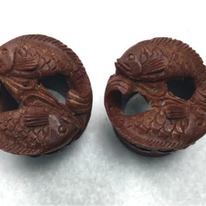 Handgeschnitzt Bio &quot;Koi Fish&quot; Saba Holz Tunnel - 00g - 3/4&quot;