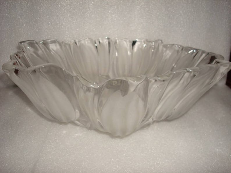 Mikasa Crystal Satin Tulips Frosted Glass Platter Bowl 12
