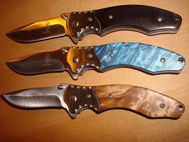 Two Different Colored Locking Pocket Knives / Folding Knives Etsy