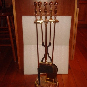 Ensemble Vintage D'outils Pour Cheminée En Laiton - 8 Pièces Avec Support - UK Made - Occasion
