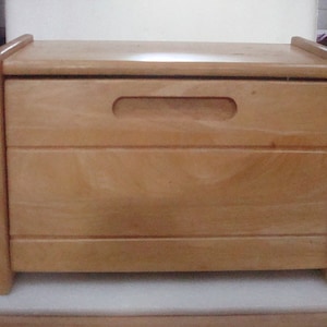 Vintage Hardwood (Maple) Bread Box With Pull Down Lid 15 5/8&quot; Long 10&quot; Tall