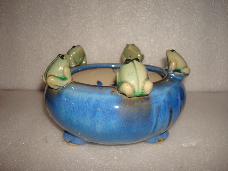 Very Unique Style Frogs On A Dish Stoneware Planter Trinket Dish Bowl