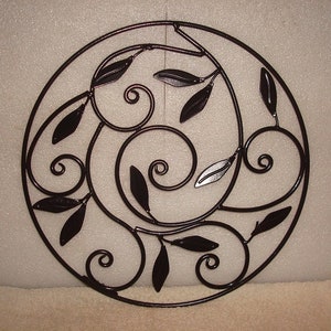 Vintage Black Wrought Iron Metal Circular Curled Leaf Design Wall Hanging / Metal Wall Art 13 3/4" Wide