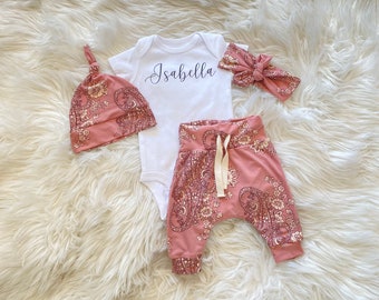 Newborn Girl coming Home Outfit, pink baby girl take home outfit, baby girl name onesie, Newborn girl Floral Outfit, Preemie girl outfit