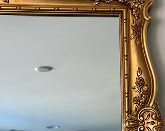 ハリウッドリージェンシー様式 ヴィンテージ ウォールミラー 壁掛け鏡 高級 ヴィンテージのハリウッド・リージェンシースタイルの金属製フレームの