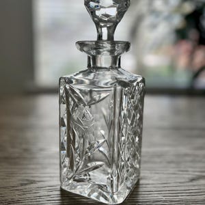 Square Decanter Crystal   Small Personal 450 ml Decanter Floral & Diamond Cut Vintage High Quality Crystal Wine Whiskey Liquor Decanter
