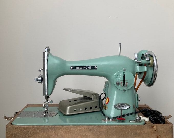 Vintage Janome New Home Model 70 Sewing Machine Made in Japan Portable